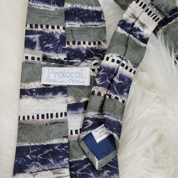 Protocol Platinum | Mens Abstract Stripe Multicolored Silk Neck Tie OS - Picture 2 of 4